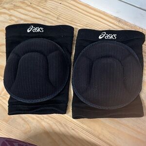 ASICS Black Sports Knee Pads
